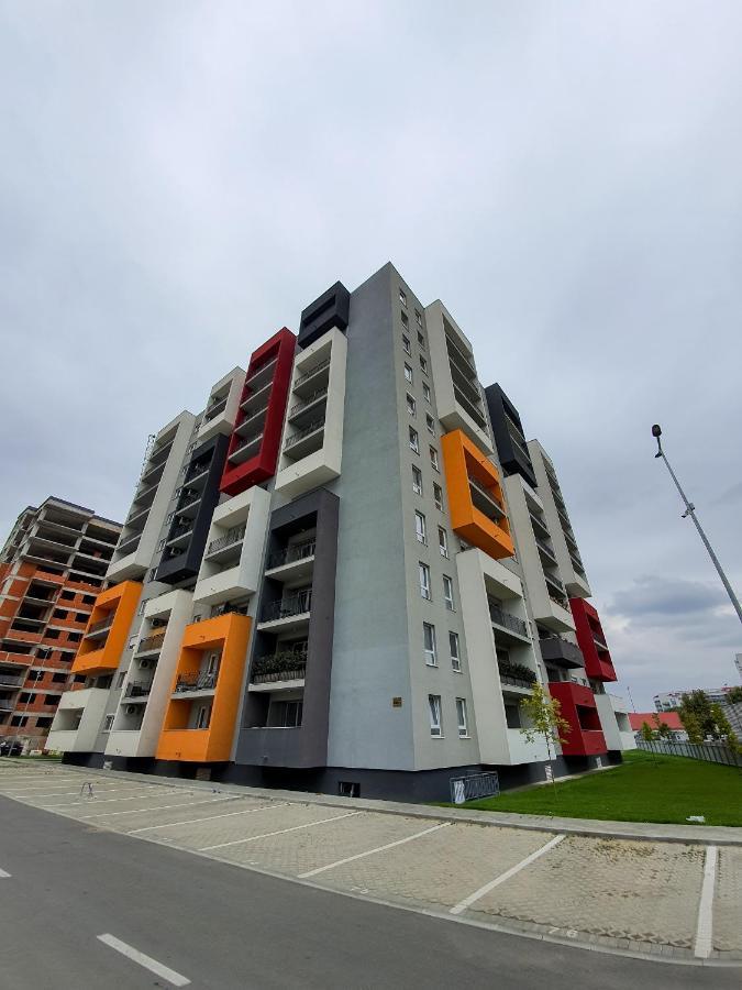 Central.Deluxe.Apartament.Орадеа Екстериор снимка
